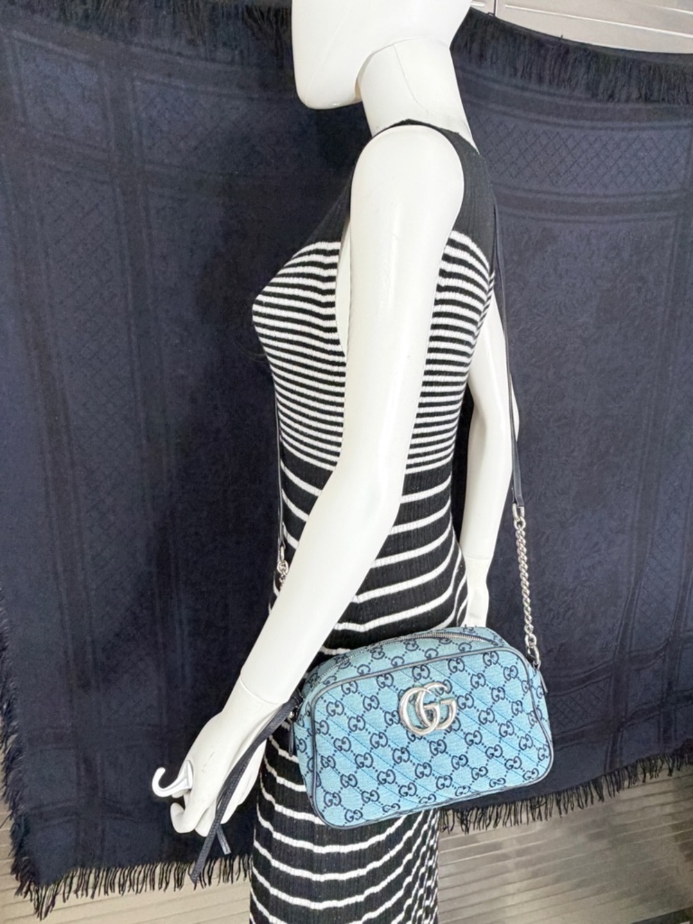 Gucci Blue GG Supreme Canvas Crossbody with Black Leather Trim - Picture 16 of 16